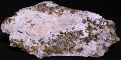 Bustamite, andradite garnet and minor willemite from Franklin, NJ