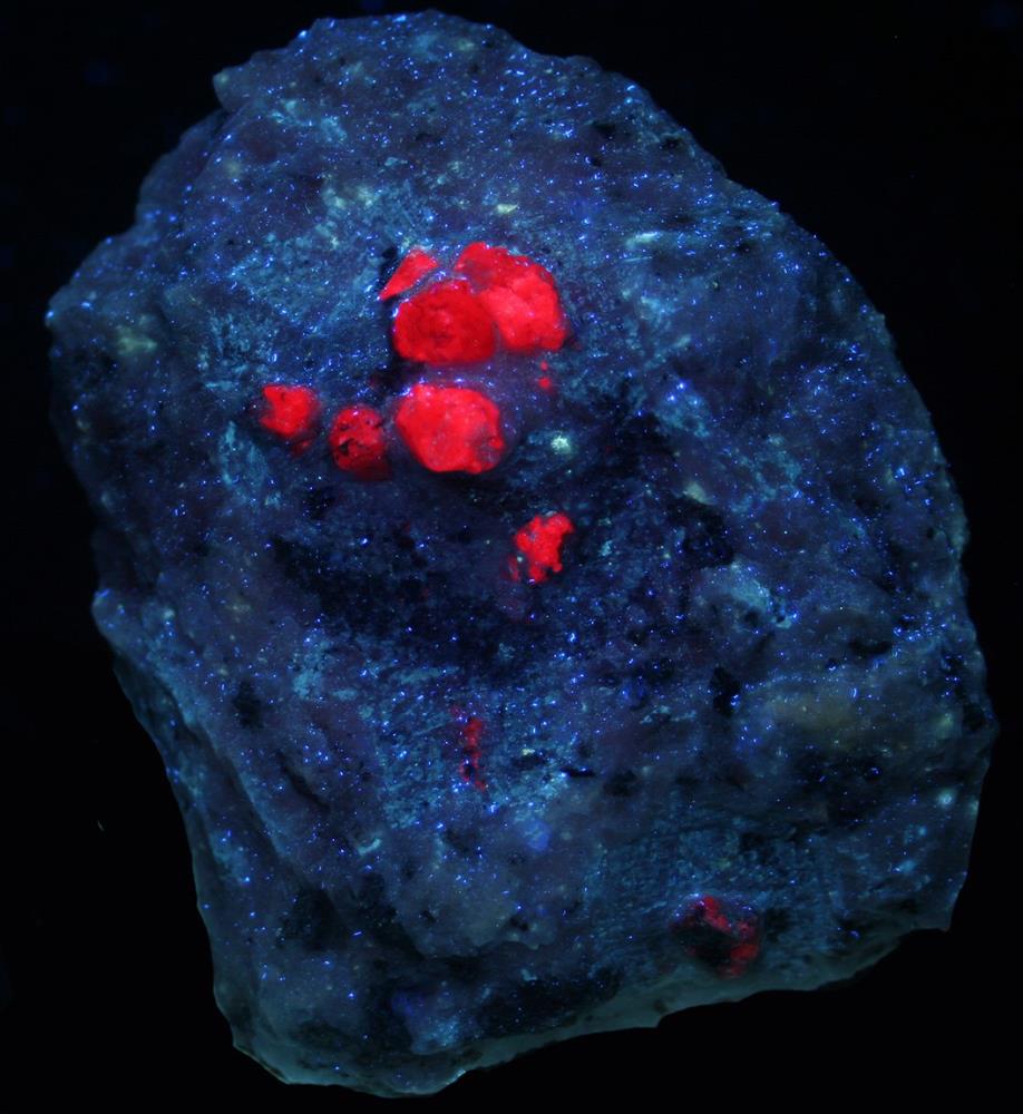 FOMS Corundum crystals in franklin marble matrix, Franklin Quarry