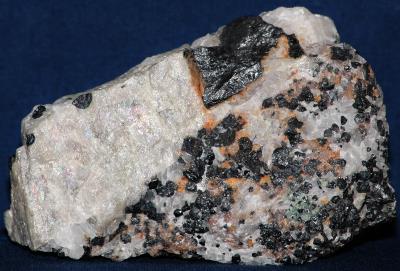 Hardystonite, clinohedrite, willemite, calcite, franklinite and zincite from Franklin, NJ