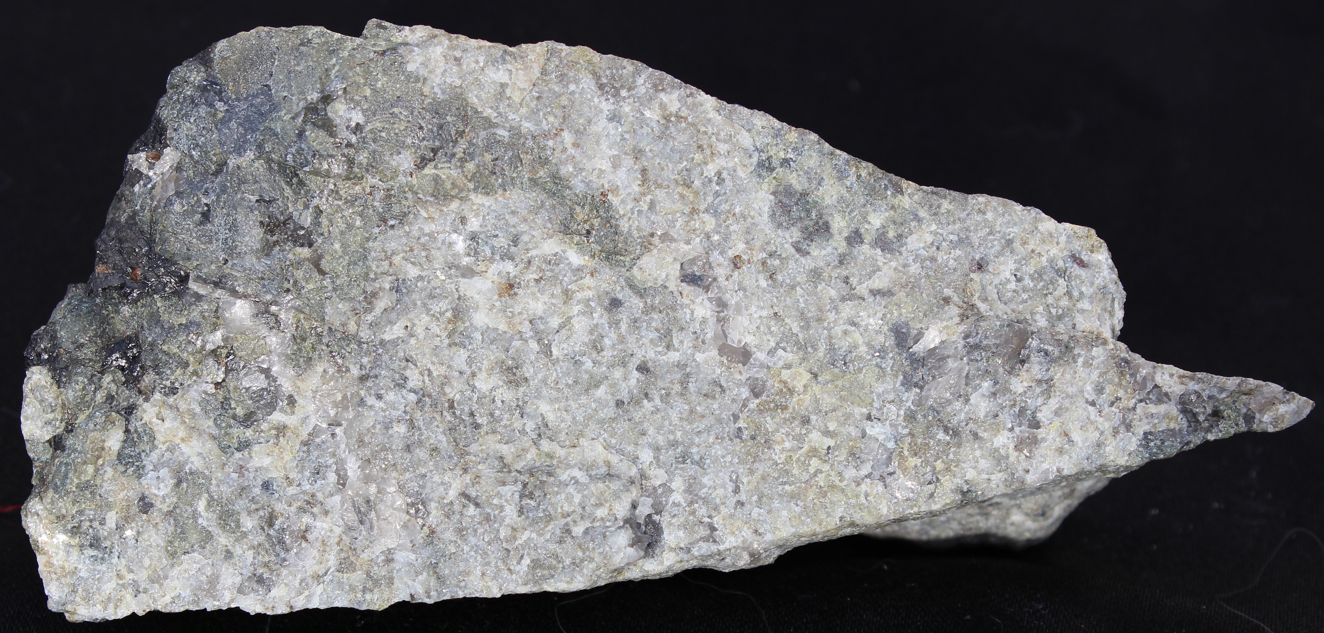 Petedunnite, microcline feldspar, quartz, franklinite, Talylor Road Dump Frankln