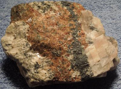 Turneaureite, calcite, andradite, franklinite, Franklin Mine